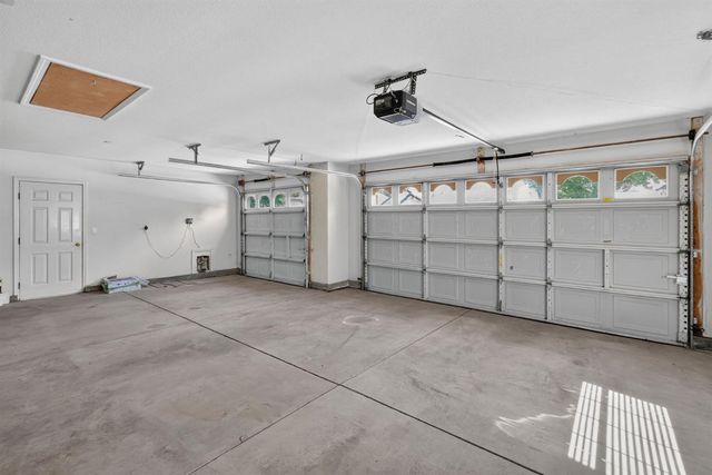 2721 Courtside Dr, Roseville, CA 95661