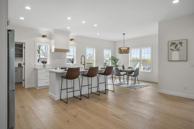 1410 Stonehaven Drive, Sun Prairie, WI 53590