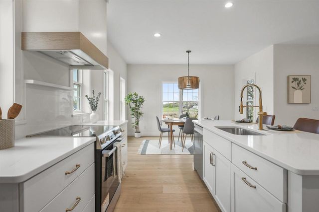 1410 Stonehaven Drive, Sun Prairie, WI 53590