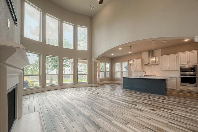 115 N Winter Sunrise Circle, Tomball, TX 77375
