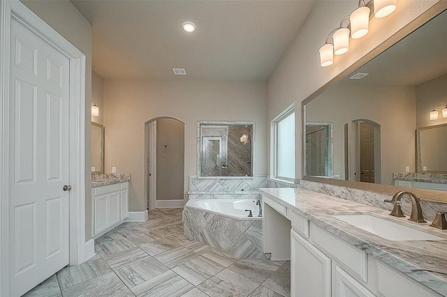 115 N Winter Sunrise Circle, Tomball, TX 77375