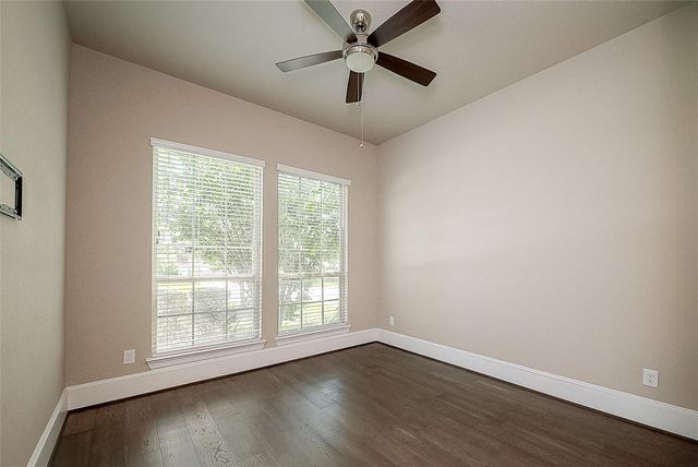115 N Winter Sunrise Circle, Tomball, TX 77375