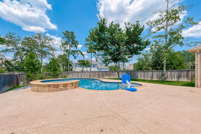 115 N Winter Sunrise Circle, Tomball, TX 77375