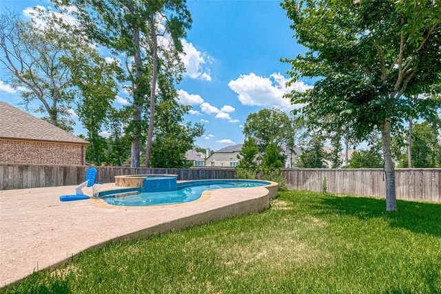 115 N Winter Sunrise Circle, Tomball, TX 77375