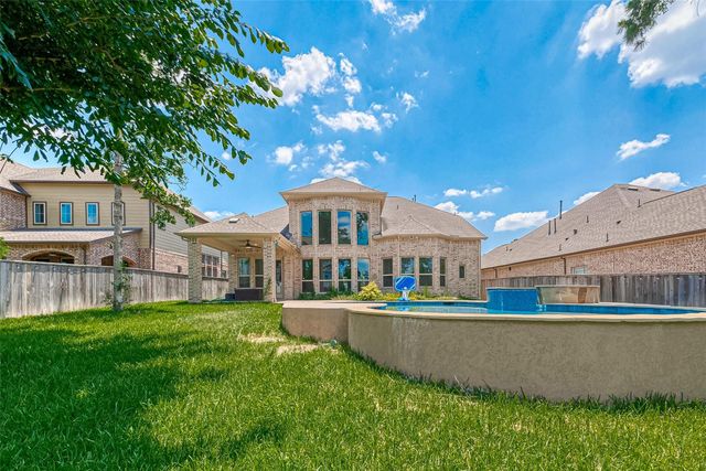 115 N Winter Sunrise Circle, Tomball, TX 77375