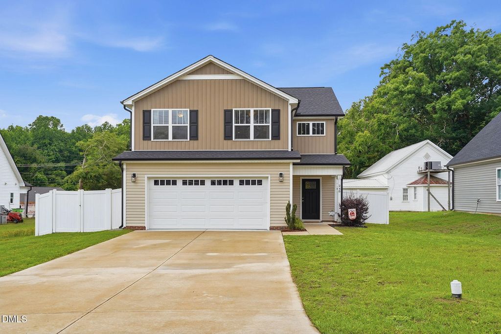 248 S Baker Street, Four Oaks, NC 27524