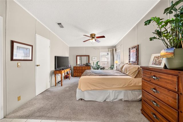 920 SILVER OAK AVENUE, The Villages, FL 32159