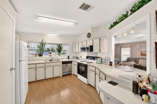 920 SILVER OAK AVENUE, The Villages, FL 32159