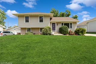 805 Parkview Lane, Carlisle, IA 50047