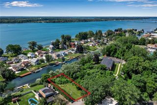 8307 Valle Drive, Niagara Falls, NY 14304