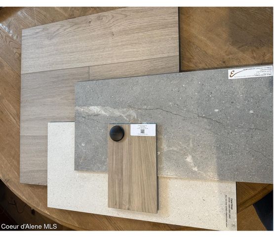 952 E STEEPLE CHASE RD, Hayden, ID 83835