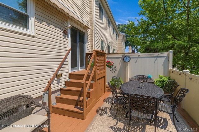 135 Freedom ave, Staten Island, NY 10314