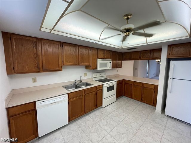 1615 SE 46th LN 107, Cape Coral, FL 33904