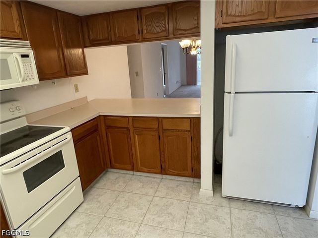 1615 SE 46th LN 107, Cape Coral, FL 33904