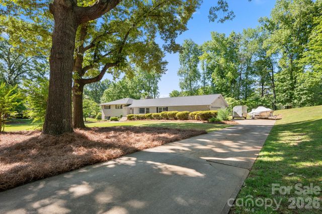 3713 Saint Regis Drive, Gastonia, NC 28056