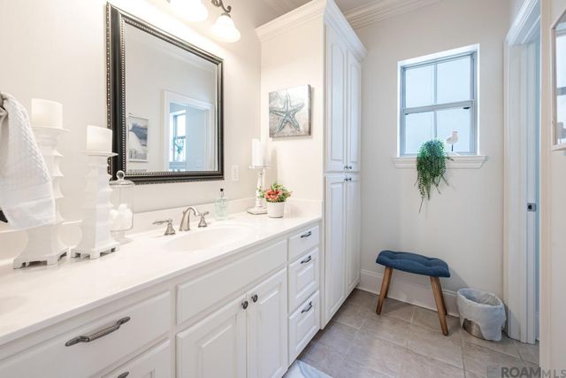 33075 Rivergate Cir, Springfield, LA 70462