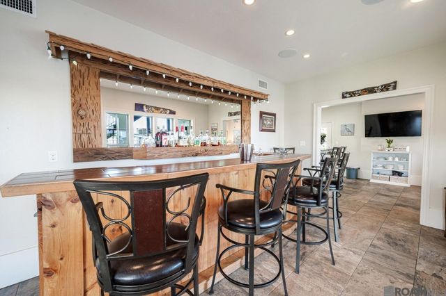 33075 Rivergate Cir, Springfield, LA 70462