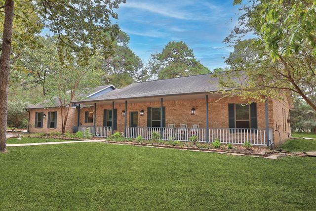 8803 Sendera Drive, Magnolia, TX 77354