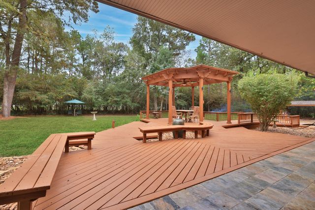 8803 Sendera Drive, Magnolia, TX 77354