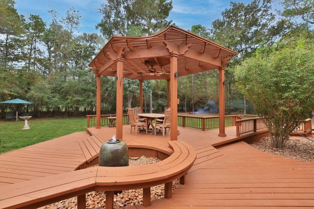 8803 Sendera Drive, Magnolia, TX 77354