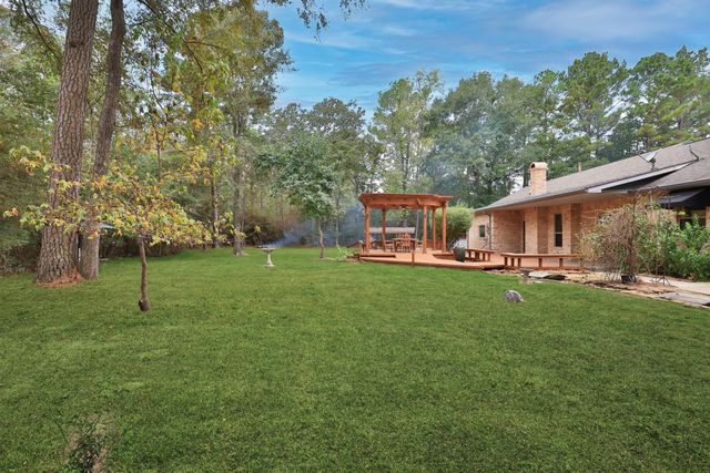 8803 Sendera Drive, Magnolia, TX 77354
