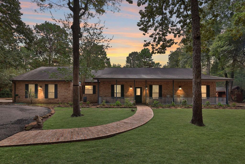 8803 Sendera Drive, Magnolia, TX 77354
