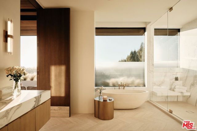 401 N Tigertail Road, Los Angeles, CA 90049