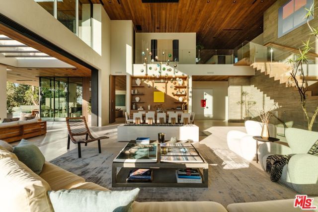 401 N Tigertail Road, Los Angeles, CA 90049