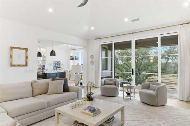 320 O'Connor Ridge Boulevard 22, Irving, TX 75038