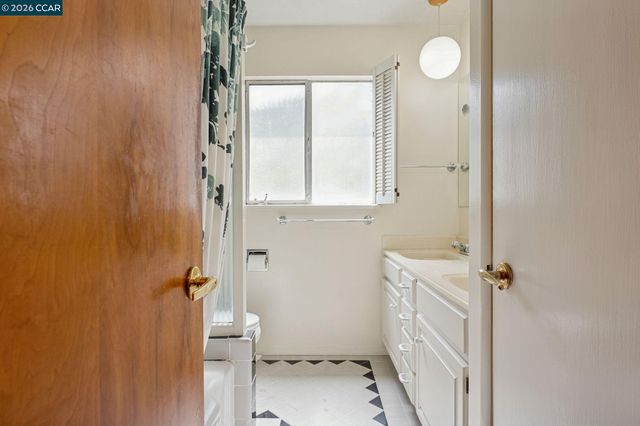 6386 Claremont Ave, Richmond, CA 94805