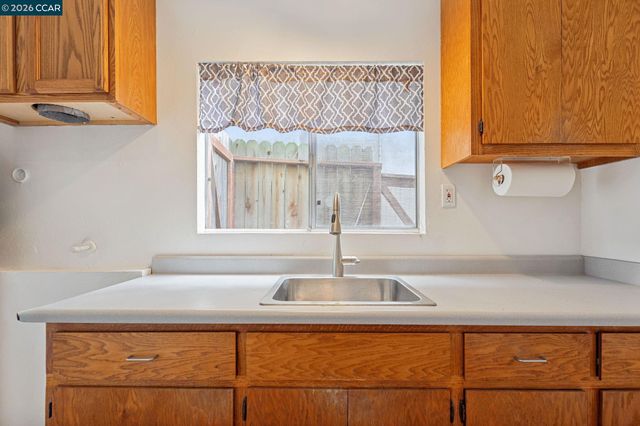 6386 Claremont Ave, Richmond, CA 94805