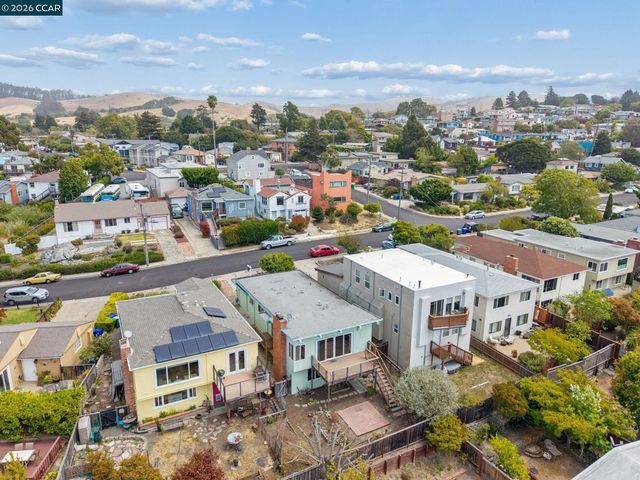 6386 Claremont Ave, Richmond, CA 94805