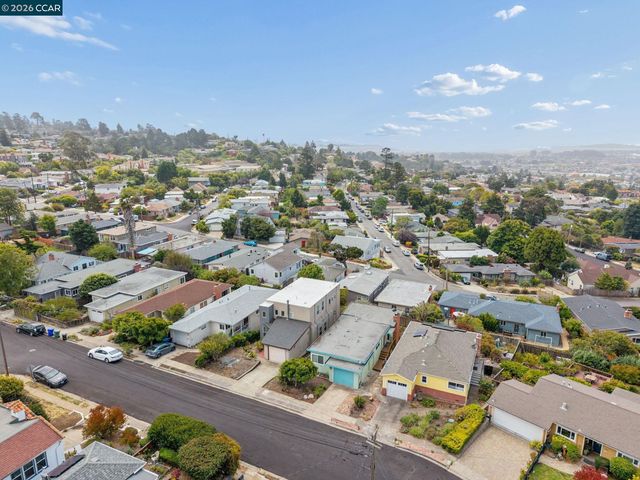 6386 Claremont Ave, Richmond, CA 94805