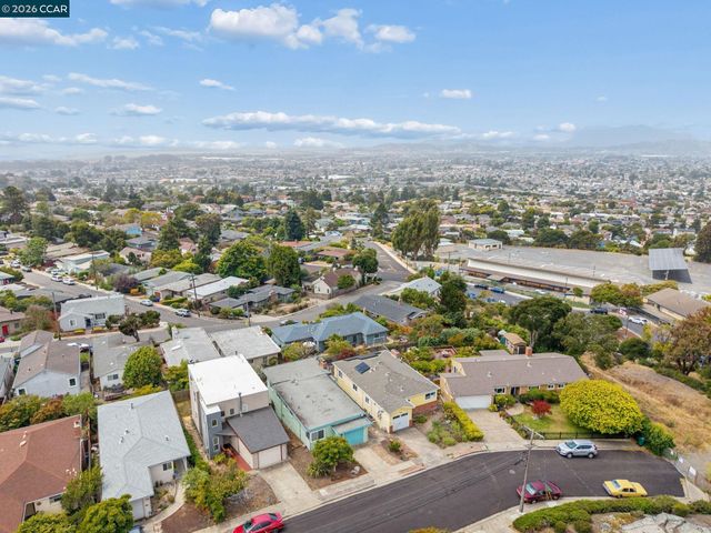 6386 Claremont Ave, Richmond, CA 94805
