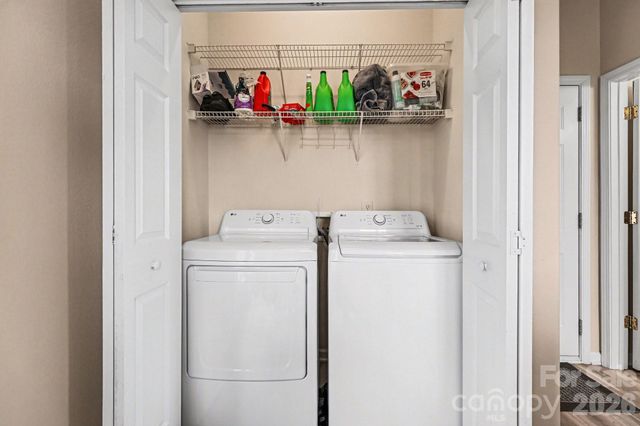 8601 Sawleaf Court, Charlotte, NC 28215