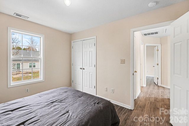 8601 Sawleaf Court, Charlotte, NC 28215