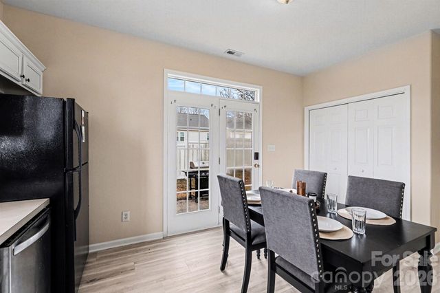 8601 Sawleaf Court, Charlotte, NC 28215