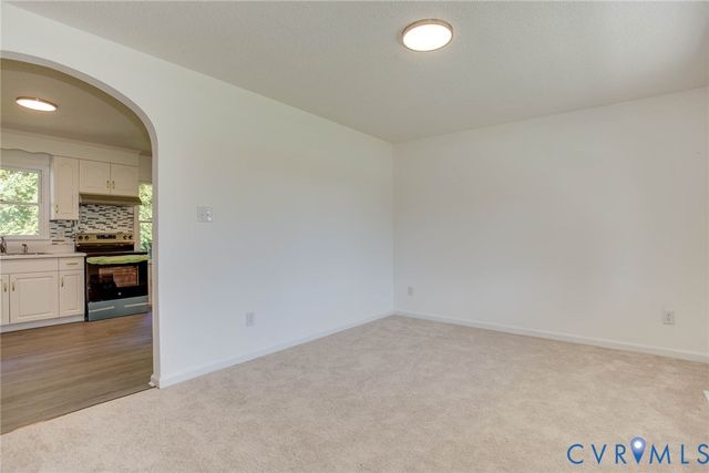 640 Cabin Creek Dr, Hopewell, VA 23860
