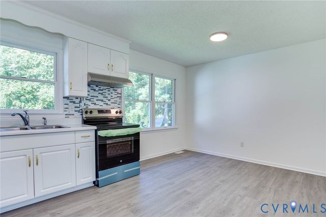 640 Cabin Creek Dr, Hopewell, VA 23860