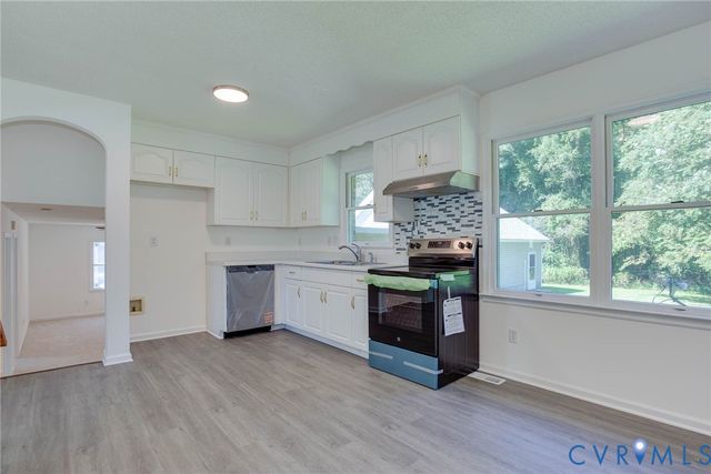 640 Cabin Creek Dr, Hopewell, VA 23860