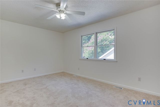 640 Cabin Creek Dr, Hopewell, VA 23860