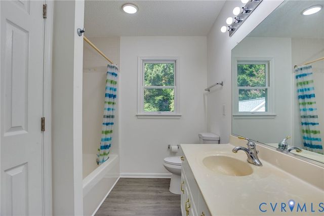640 Cabin Creek Dr, Hopewell, VA 23860
