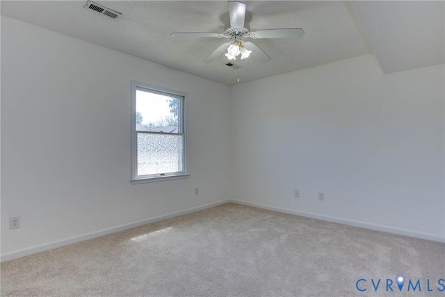 640 Cabin Creek Dr, Hopewell, VA 23860