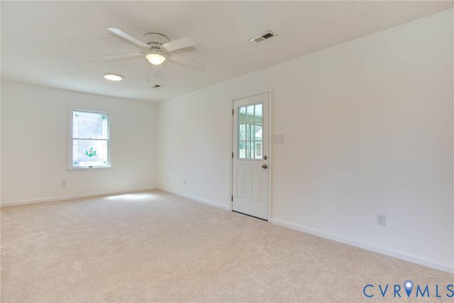 640 Cabin Creek Dr, Hopewell, VA 23860