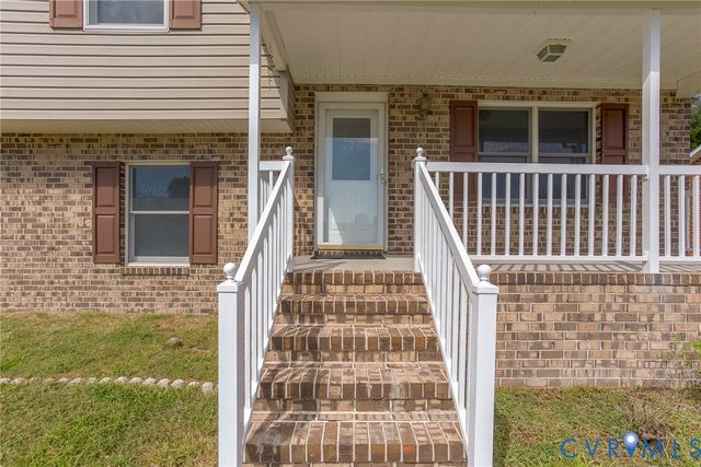 640 Cabin Creek Dr, Hopewell, VA 23860