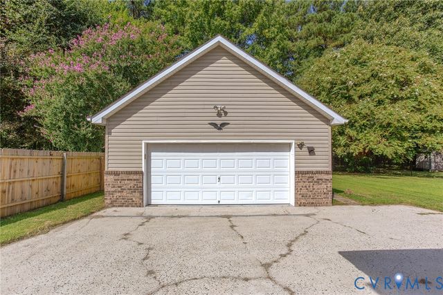 640 Cabin Creek Dr, Hopewell, VA 23860