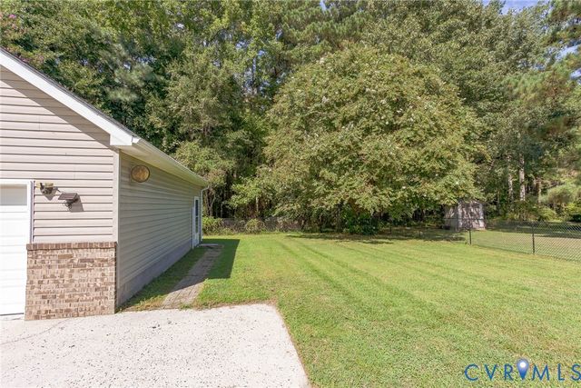 640 Cabin Creek Dr, Hopewell, VA 23860