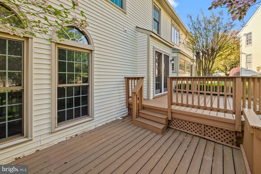 Image 11 of property listing at 7412 ROSEWOOD MANOR LN, Gaithersburg, MD 20882