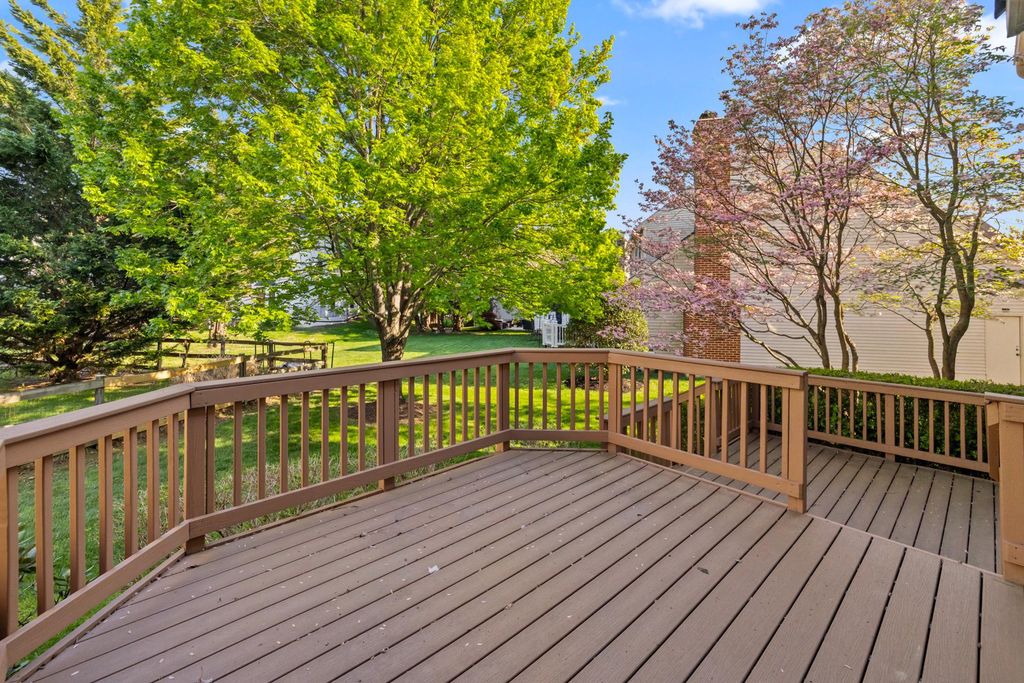 Image 12 of property listing at 7412 ROSEWOOD MANOR LN, Gaithersburg, MD 20882