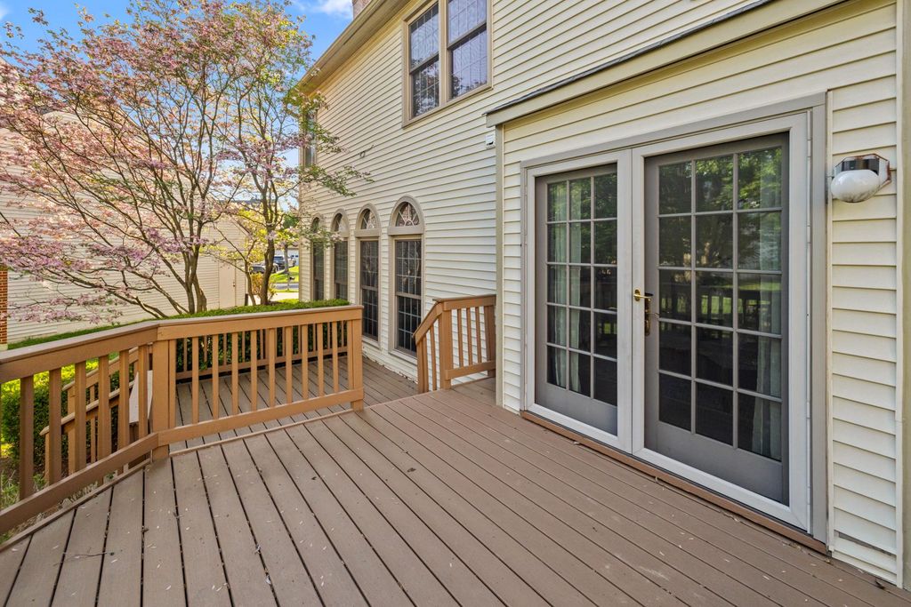 Image 14 of property listing at 7412 ROSEWOOD MANOR LN, Gaithersburg, MD 20882
